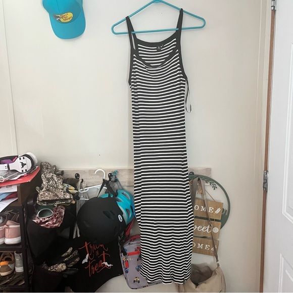 Volcom Black and White Striped Top - Picture 1 of 5
